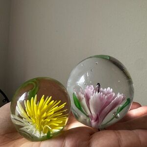 Handcrafted Glass Flower Paperweight Set with Floral Design